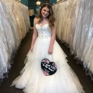 Elegant White Strapless Wedding Dress